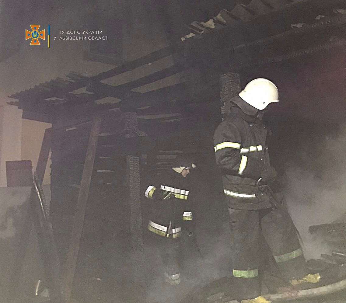 На Львівщині вночі загорівся будинок у Рава-Руській