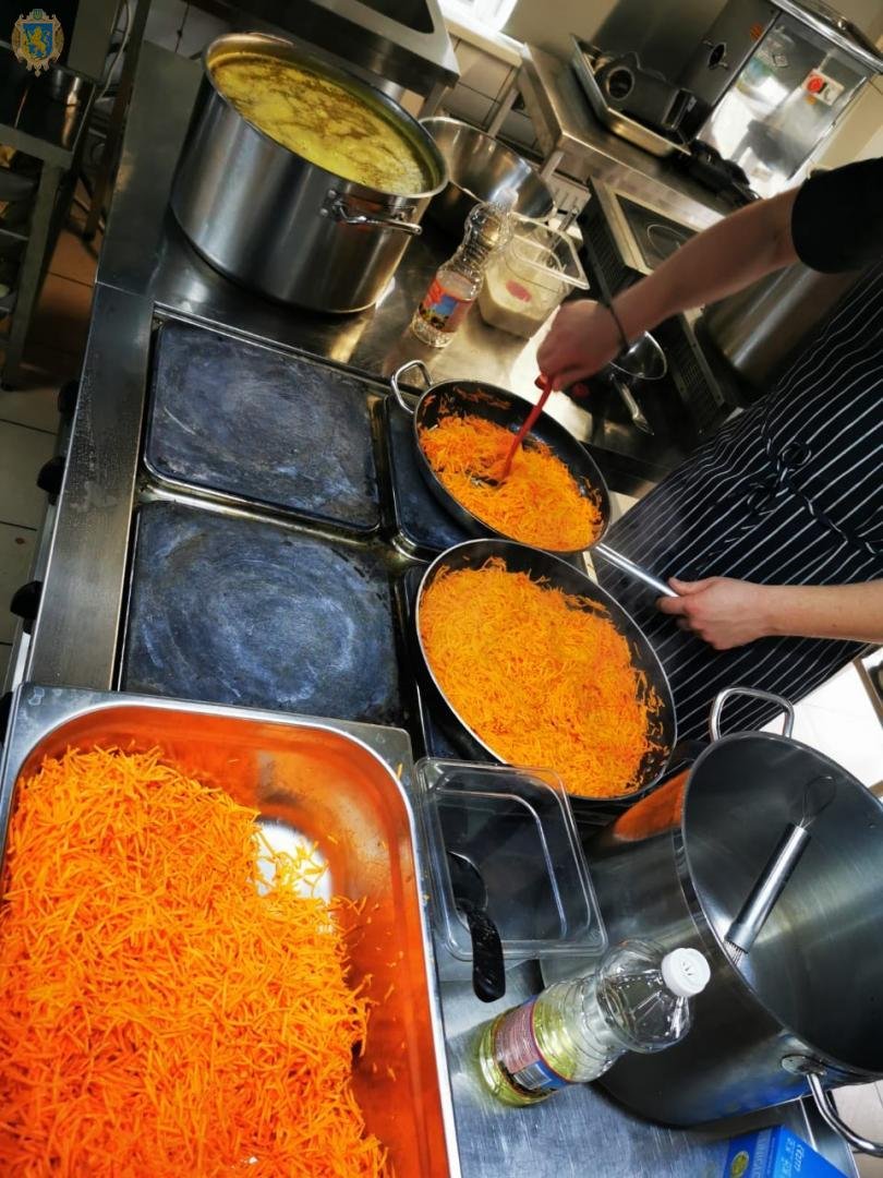 Фото: пресслужби Львівської ОДА, Як забезпечують організацію харчування для вимушених переселенців на Львівщині Як забезпечують організацію харчування для вимушених переселенців на Львівщині