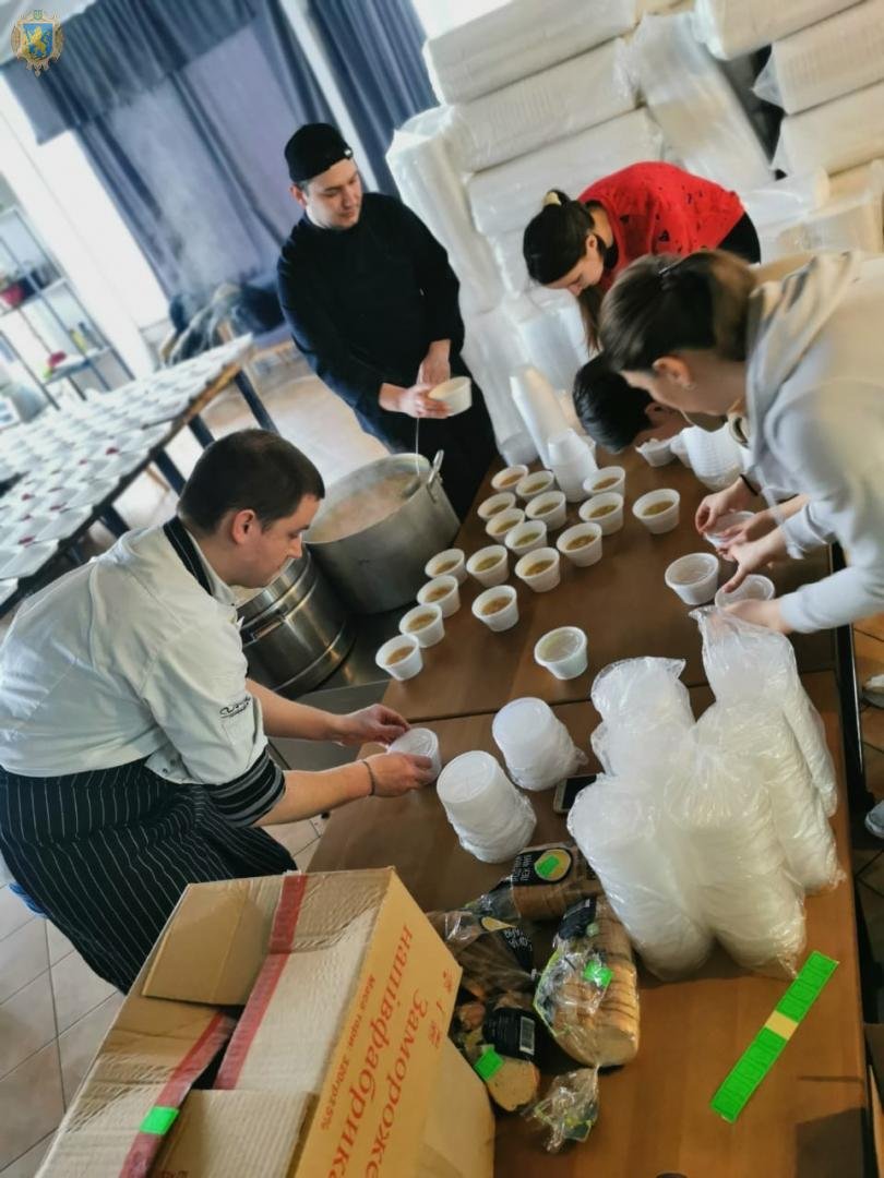 Фото: пресслужби Львівської ОДА, Як забезпечують організацію харчування для вимушених переселенців на Львівщині Як забезпечують організацію харчування для вимушених переселенців на Львівщині