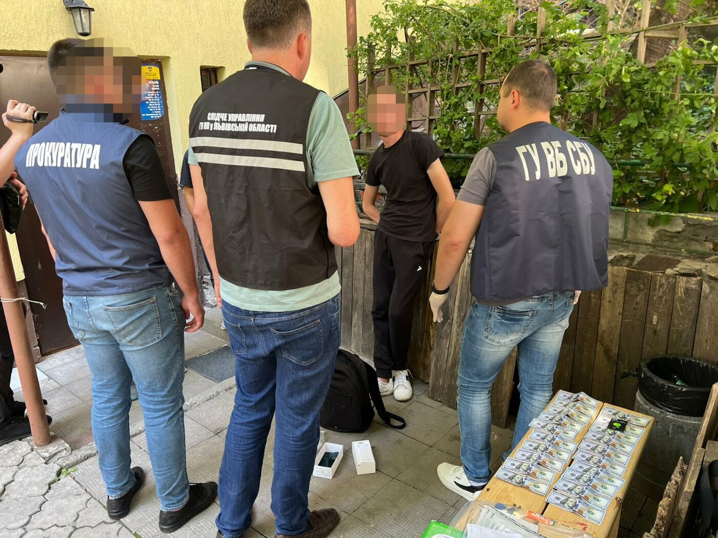 Поліція викрила 29-річного львів'янина, що переправляв чоловіків за кордон