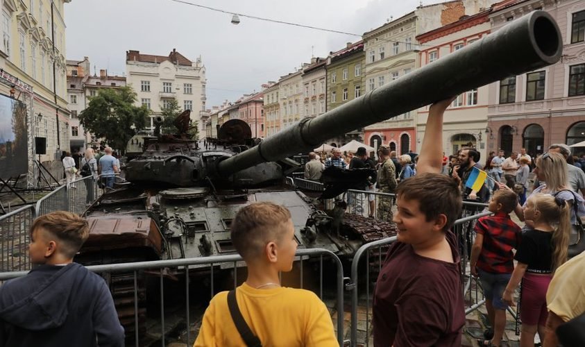 Стало відомо, скільки стоятиме російська техніка у Львові 