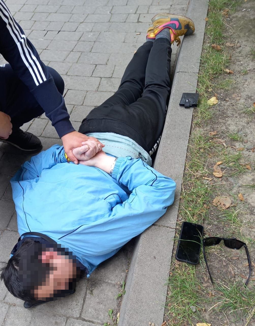 Поліція викрила львів'янина, що продавав наркотики у своїй в квартирі 
