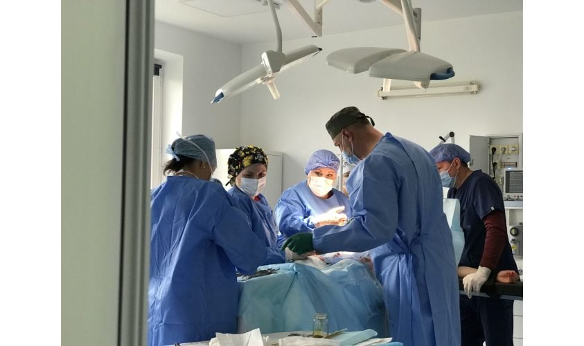 Львівські медики врятували новонароджене маля з вродженою патологією 