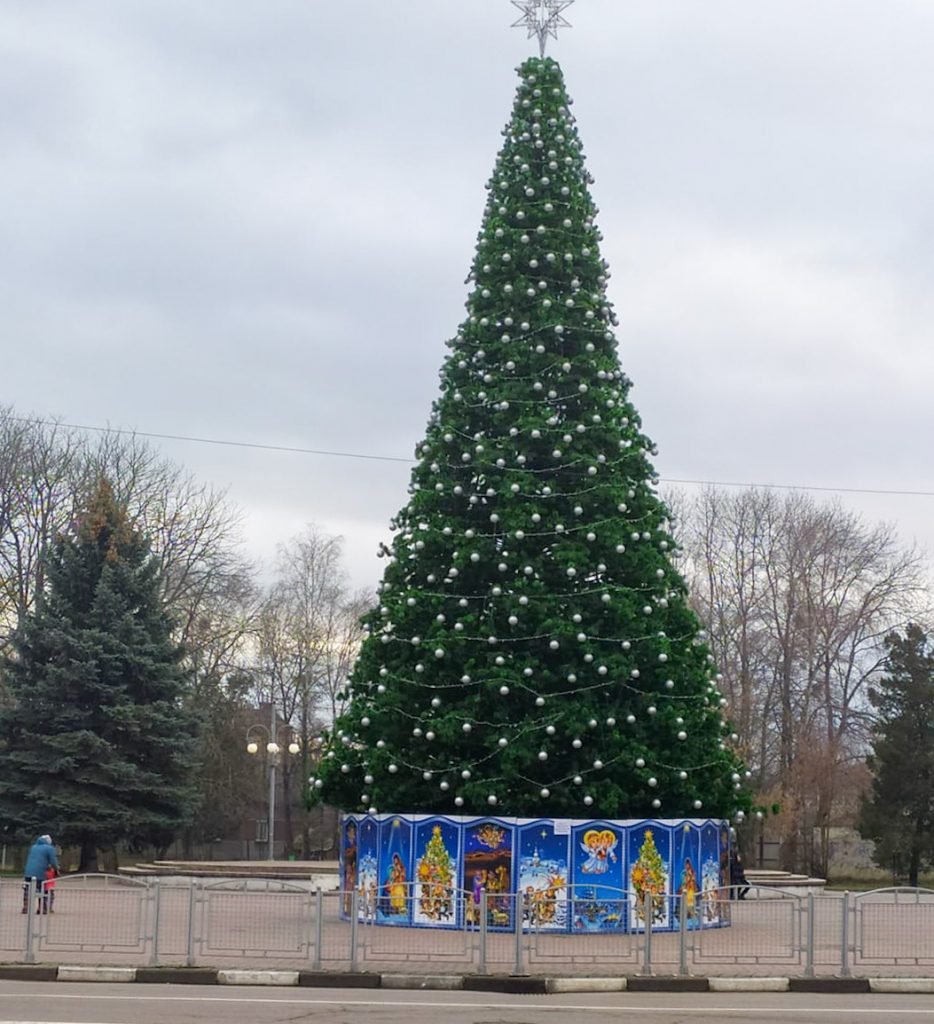 Святкова ялинка у Стрию, Фото - з відкритого доступу