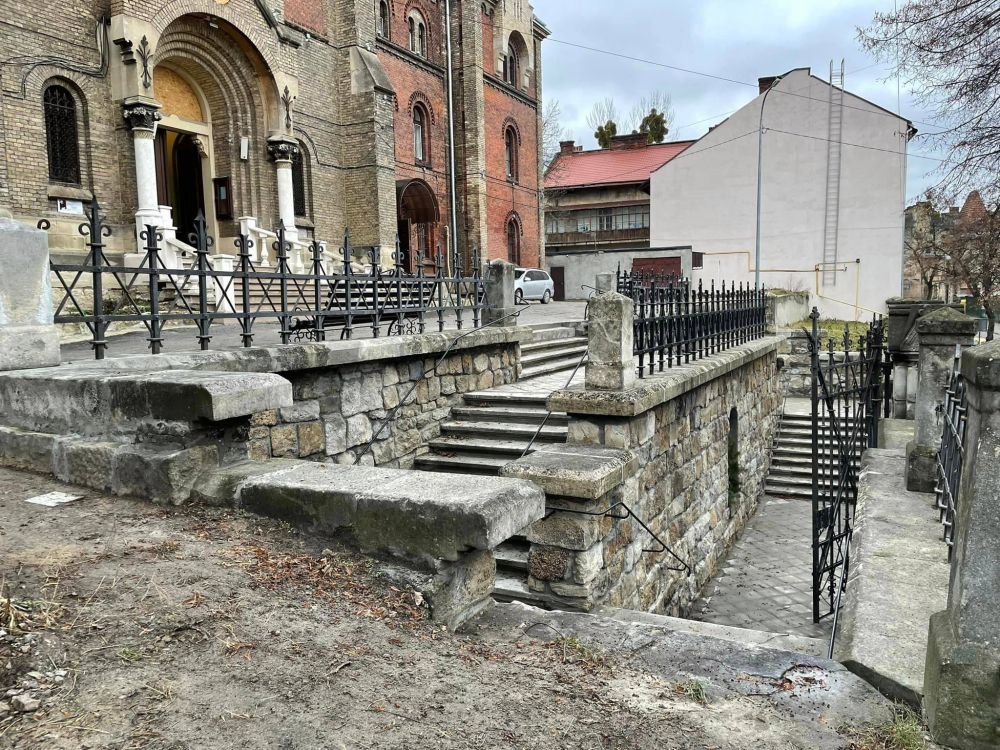 У Львові відновили центральний вхід до храму св.Іоана Золотоустого