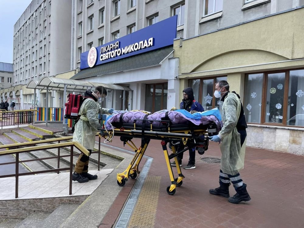 Зі Львова до Австрії евакуювали 6-річну дівчинку, яка отримала опіки внаслідок авіакатастрофи у Броварах  