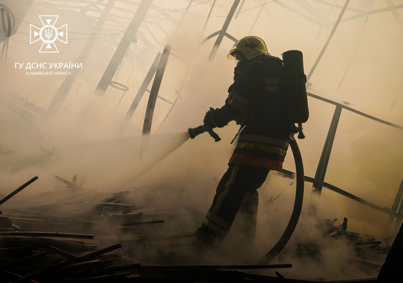 У Самбірському районі повністю згоріла господарська будівля, - ФОТО