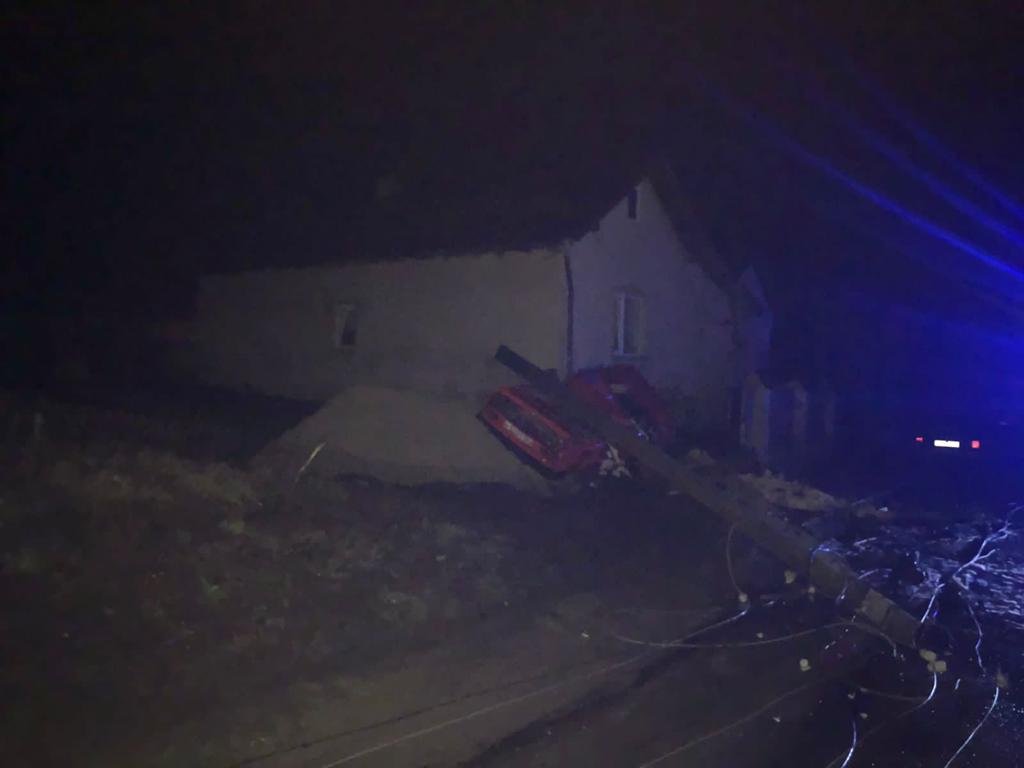 На Львівщині водій влетів у електроопору: загинув 17-річний хлопець, - ФОТО