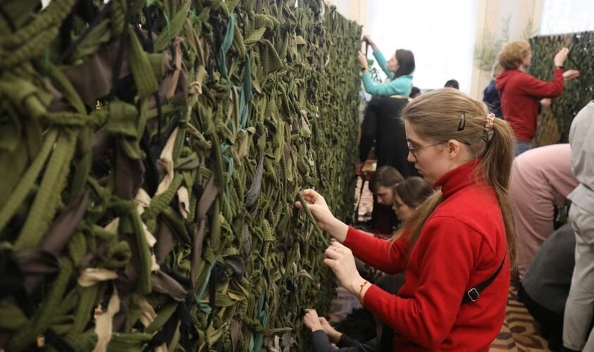 У Львові волонтерам необхідна тканина для плетіння маскувальних сіток: подробиці 