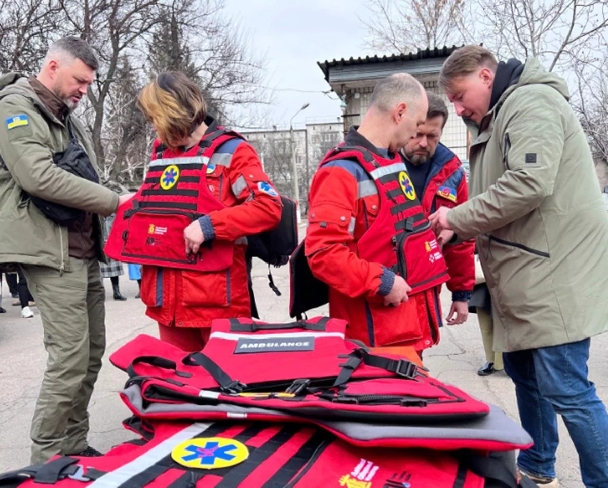 Львівщина передала медикам з Донеччини 1000 бронежилетів