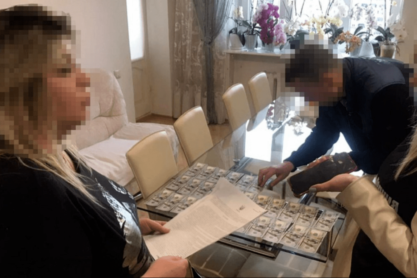 За ґратами опиниться львівська лікарка, яка вимагала від учасника АТО 8 тис доларів за довідку 