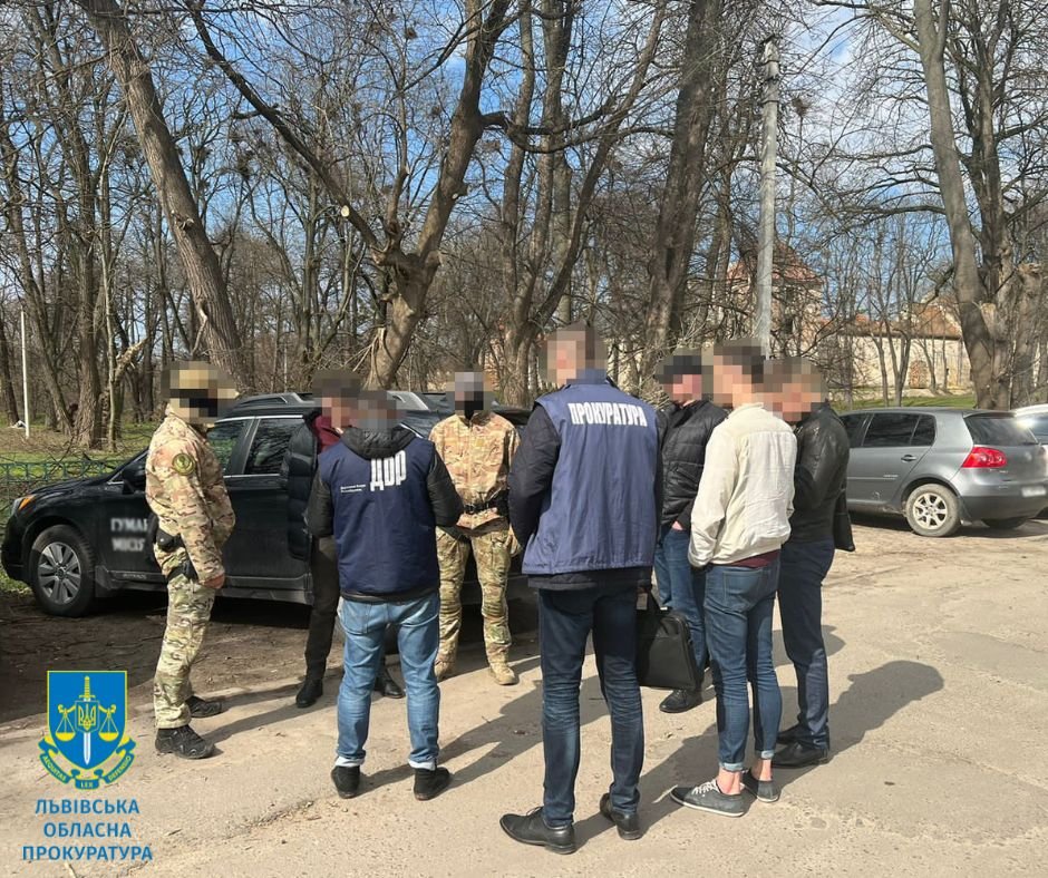На Львівщині затримали правоохоронців, які вимагали кошти від благодійників