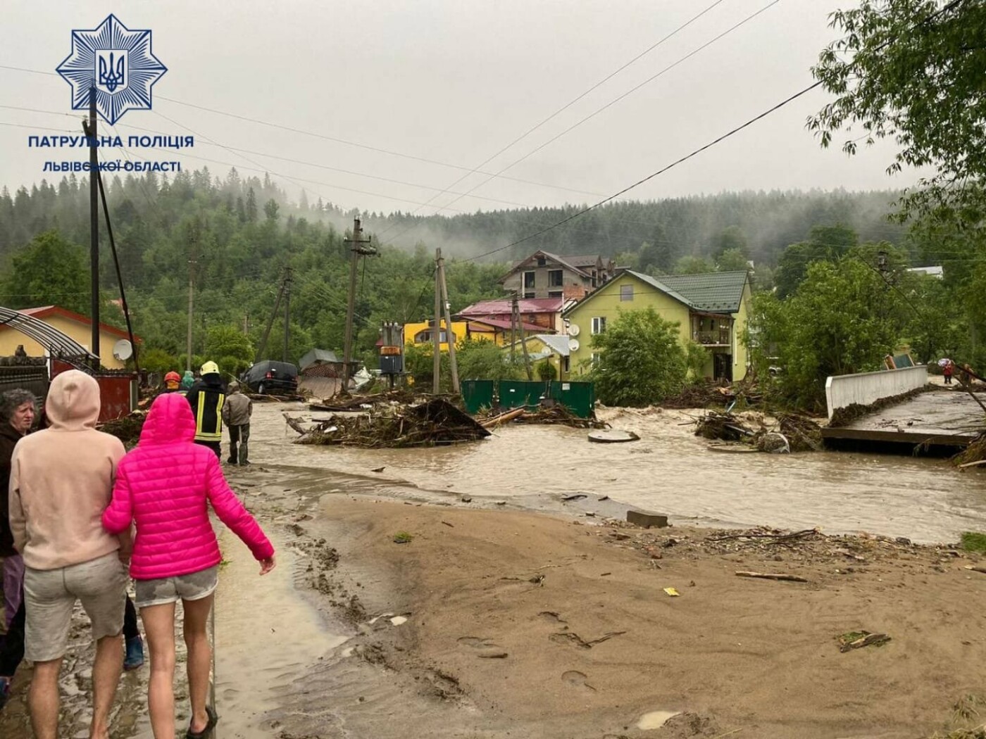 Підтоплення доріг та мостів у Східниці