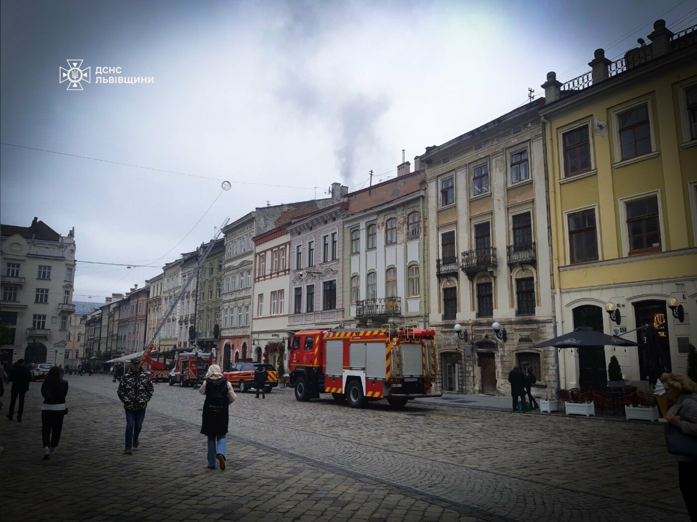 У центрі Львова горів ресторан на площі Ринок, - ФОТО, фото-1