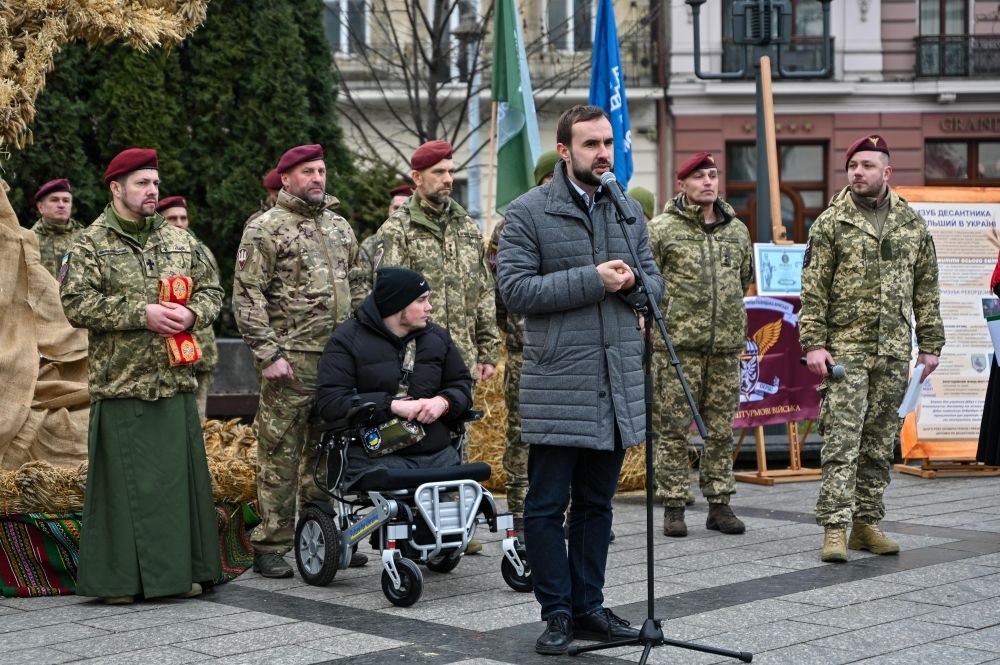 У Львові встановили найбільший в Україні тризуб з дідухів, фото-1