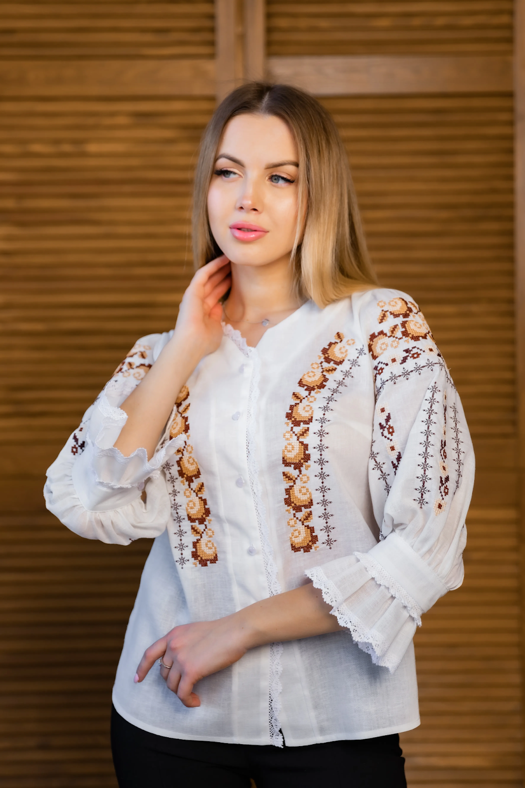 Українська вишиванка — традиційний подарунок на свята Українська вишиванка — традиційний подарунок на свята