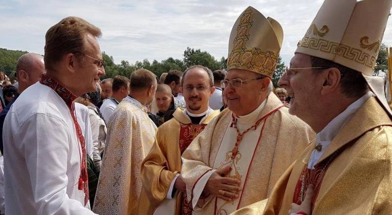 Поліція заблокувала роботу львівських ринків - Цензор.НЕТ 3792