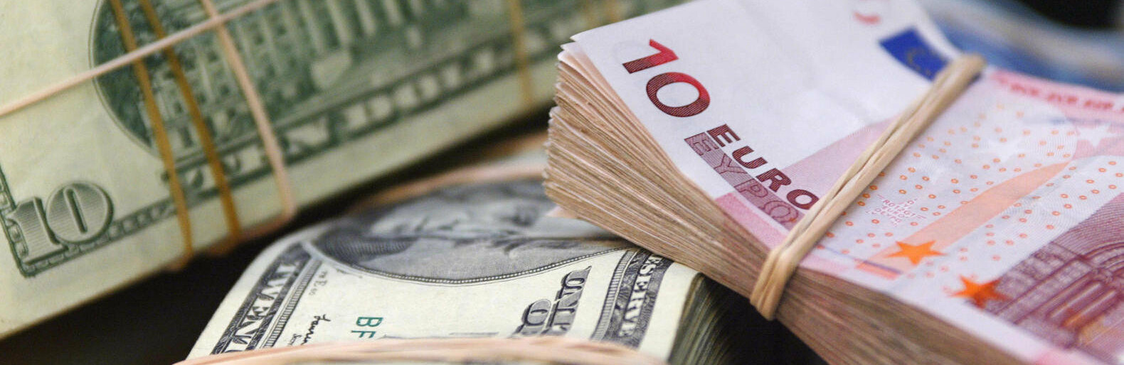 Курс валют у банках та обмінниках Львова станом на 2 червня