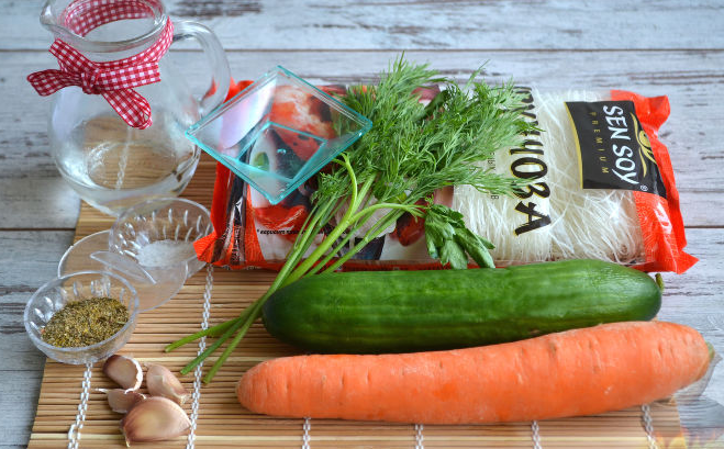 Інгредієнти для смачного корейського салату