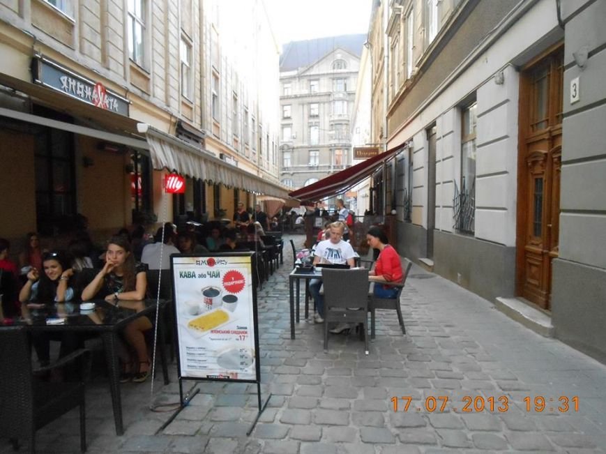 61154_10201072148759158_900764510_n