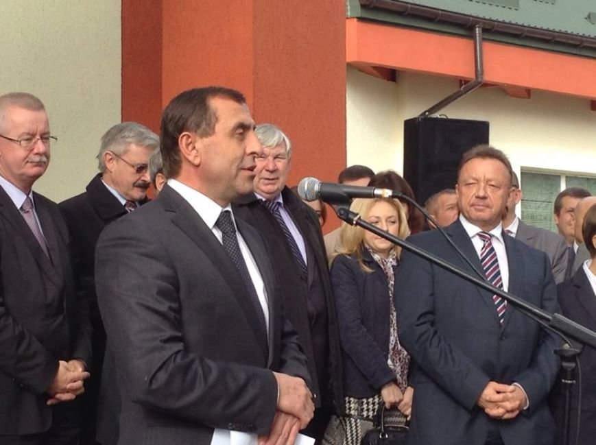 1375806_490174764422932_1122841711_n