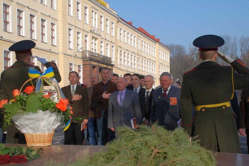 ФОТОФАКТ: Академія сухопутних військ імені гетьмана Петра Сагайдачного відсвяткувала 75-річчя (фото) - фото 1