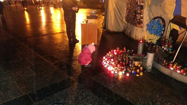 У Львові вшанували пам'ять загиблих у Маріуполі (ФОТО) (фото) - фото 1