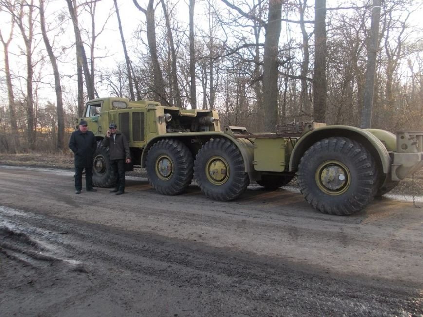 На Львівщині волонтери відремонтували тягач для АТО (ФОТО) (фото) - фото 1 На Львівщині волонтери відремонтували тягач для АТО (ФОТО) (фото) - фото 1