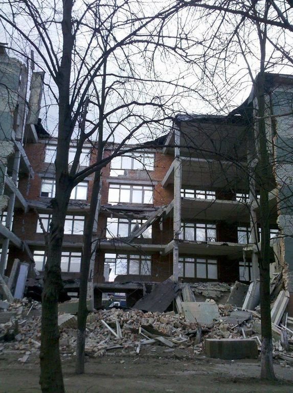 Фото з місця події, де у Львові впала п’ятиповерхова стіна (ФОТО) (фото) - фото 3