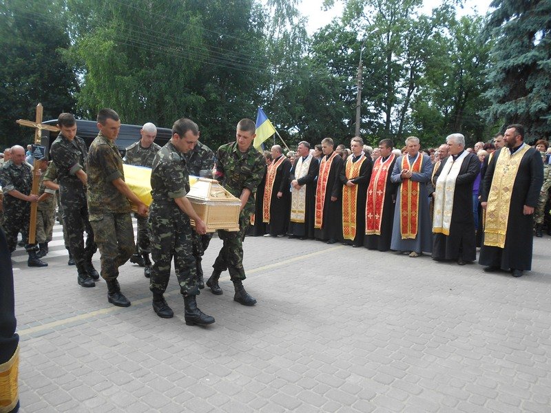 На Львівщині провели в останню дорогу Дмитра Демковського та Романа Цапа, які загинули в зоні бойових дій (ФОТО) (фото) - фото 1