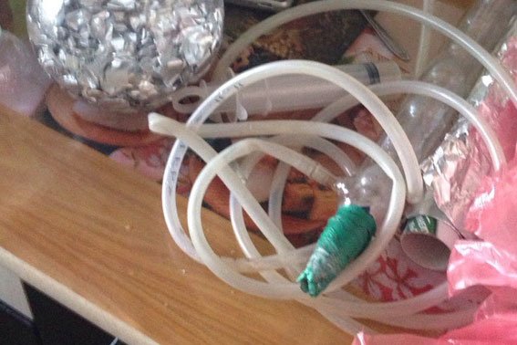 На Львівщині 23-річний чоловік у власному помешканні відкрив нарколабораторію (фото) - фото 1