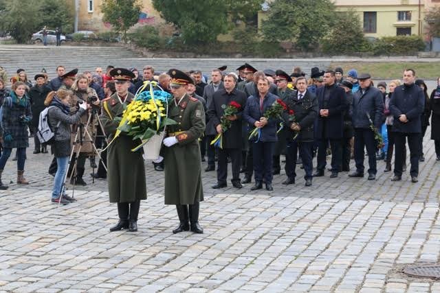 Сьогодні Львів відзначає День захисника України (ФОТОРЕПОРТАЖ) (фото) - фото 4