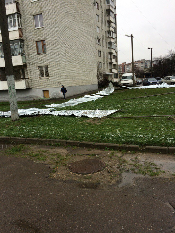 На одній із вулиць Львова виник конфлікт між забудовником і сусідами (ФОТО) (фото) - фото 1