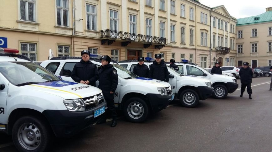 Нова патрульна поліція відтепер працюватиме у 7 райцентрах на Львівщині (ФОТО) (фото) - фото 3