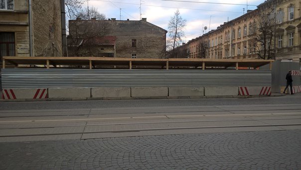 На вул. Личаківській, де незаконно зрізали дерева, зводитимуть багатоквартирний житловий будинок (ФОТО) (фото) - фото 1 На вул. Личаківській, де незаконно зрізали дерева, зводитимуть багатоквартирний житловий будинок (ФОТО) (фото) - фото 1