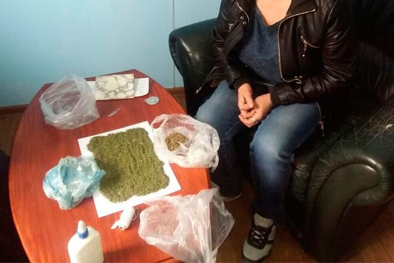 У Львівській області мати принесла для свого сина наркотики у виправний заклад (ФОТО) (фото) - фото 1