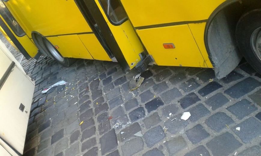 13735304_1046070068773903_669065586_n