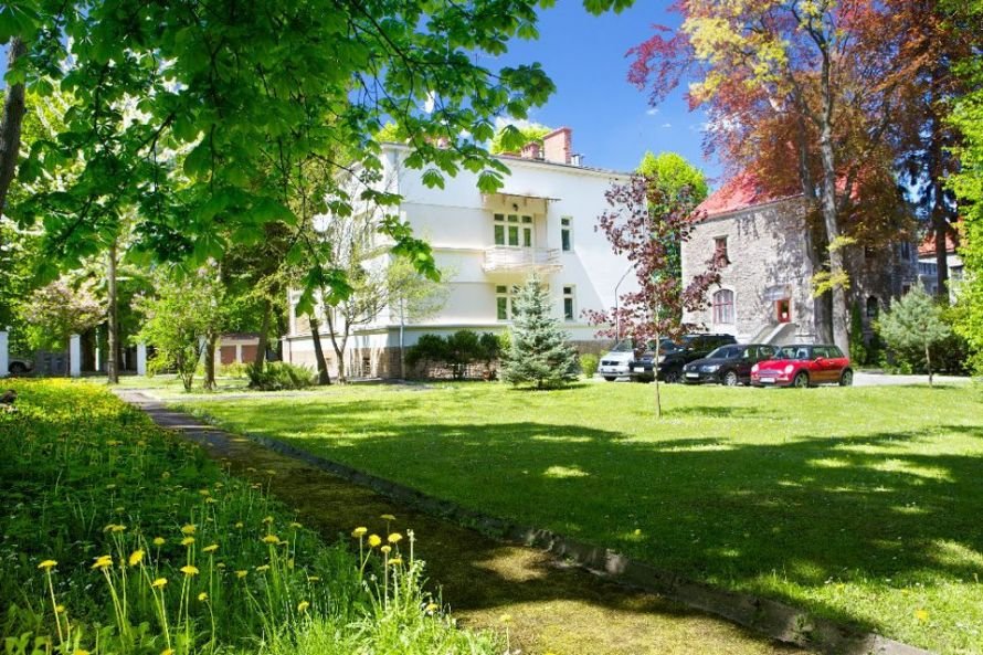 564581_298938176843760_1365553562_n